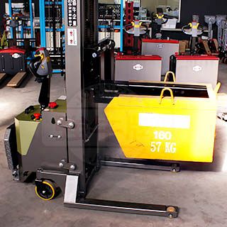 JPLG客製螺絲船型桶堆高機