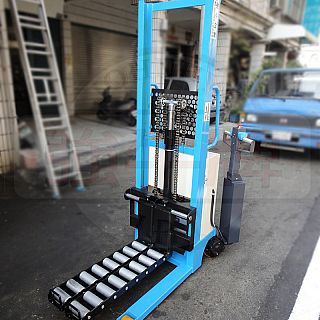 滾筒式牙叉電動堆高機