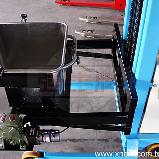 客製不鏽鋼方桶電動傾倒機