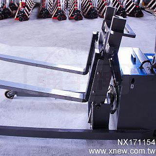 傾角電動自走式作業機54