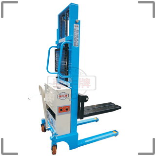 強牛牌藍色的JSD半電動堆高機側面